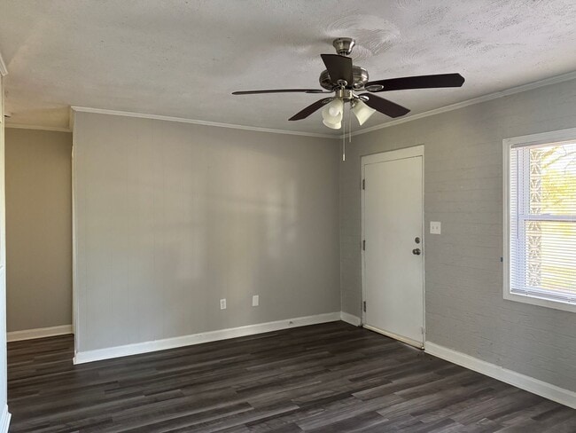 Building Photo - Two Bedroom Duplex in Lincolnton