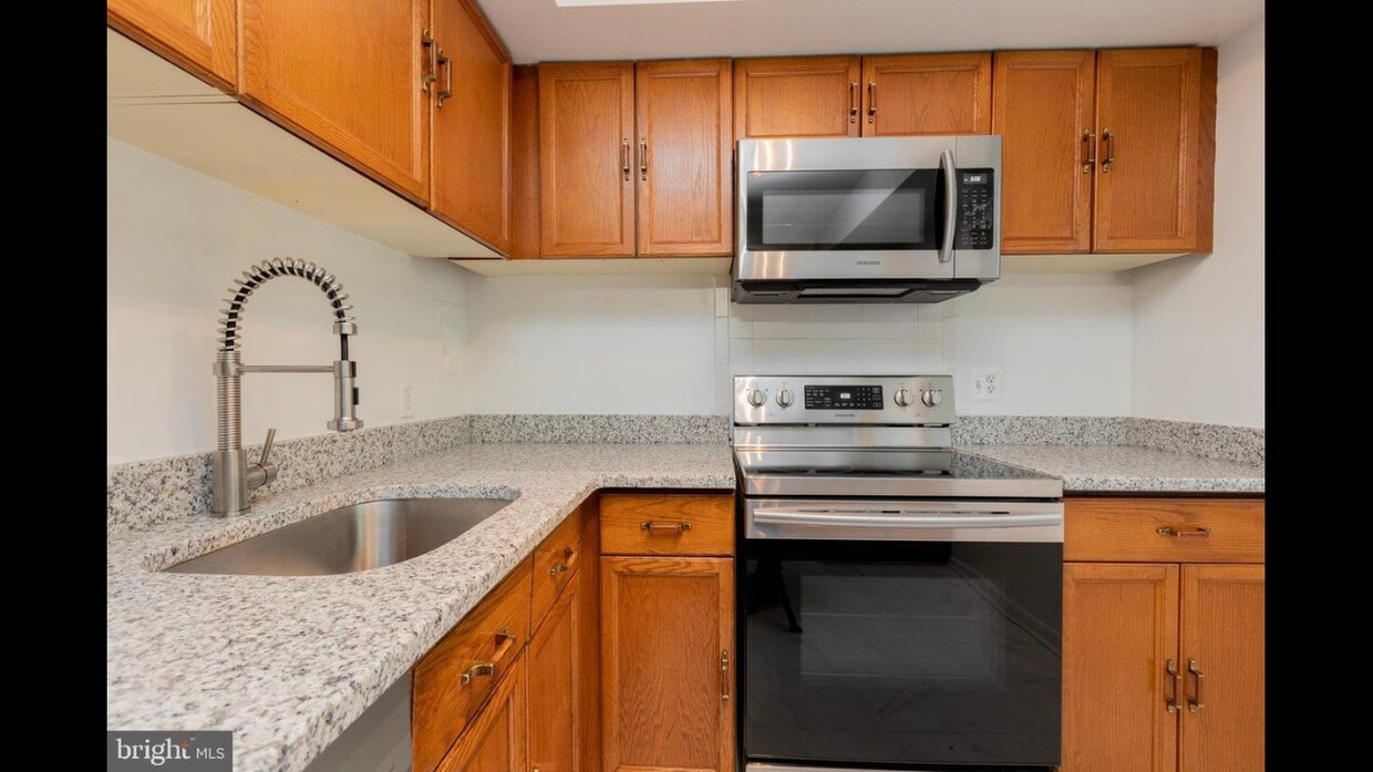 Photo - 3232 S 28th St (Alexandria, VA)