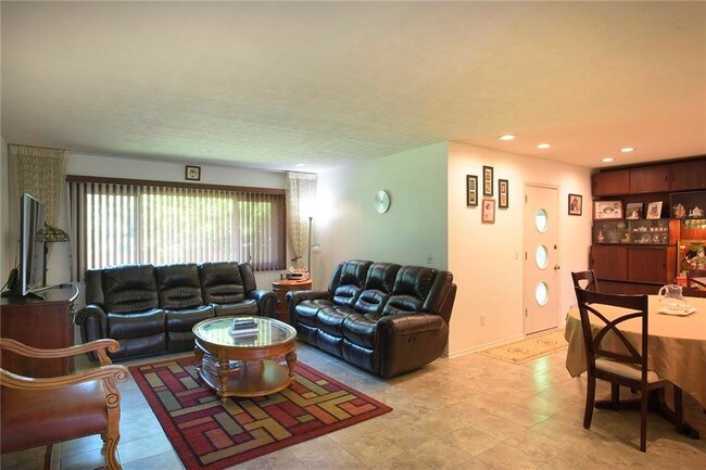 Foto del edificio - 633 Bonnie Brae Ave