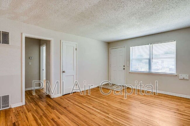 Building Photo - 6417 E Cottonwood Ln