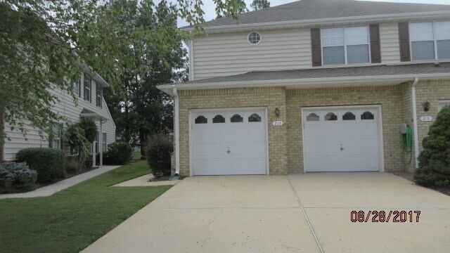 Foto del edificio - 213 Belmont Cir