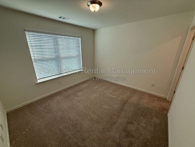 Building Photo - 565 Morrow Ln