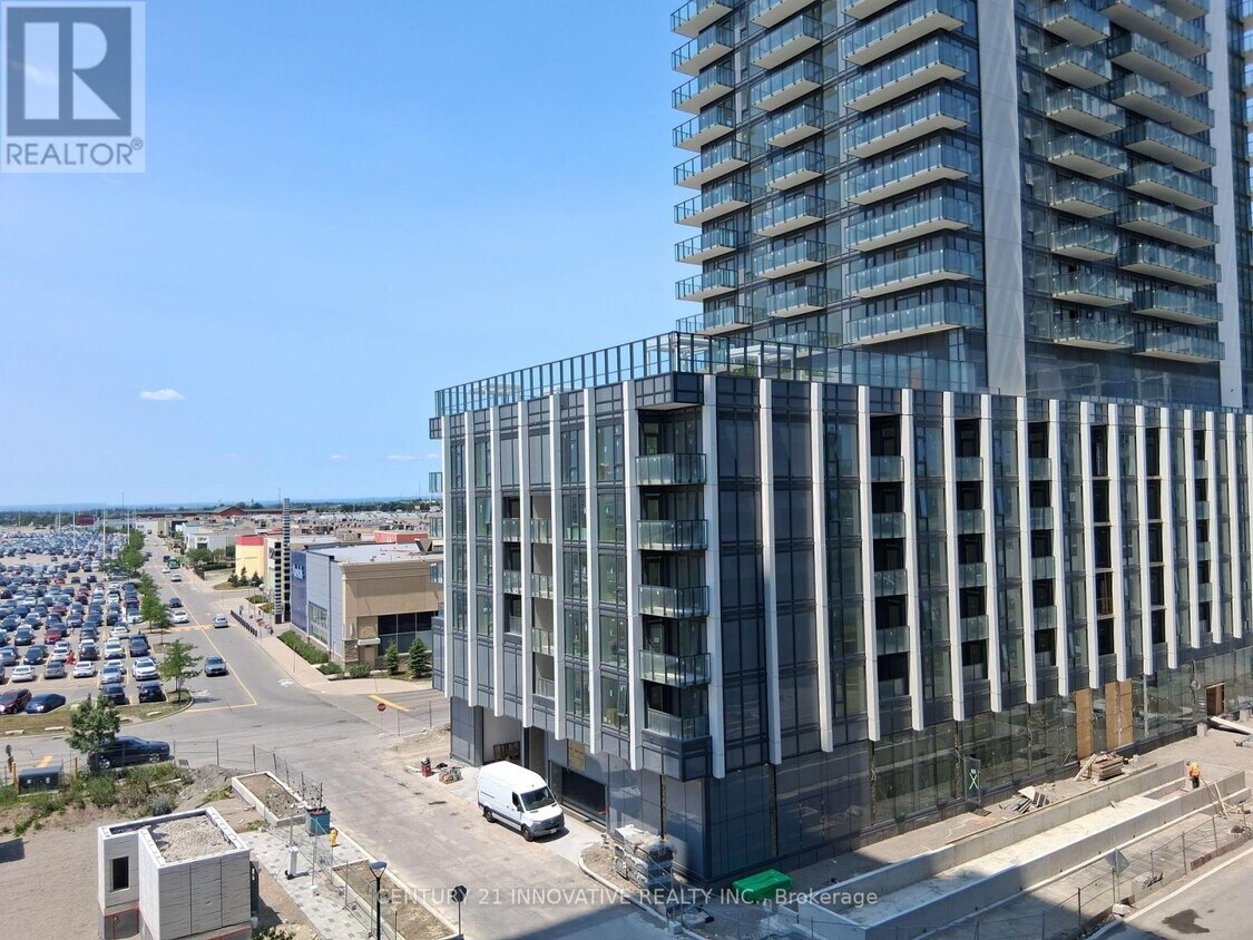 Photo principale - 8960-8960 Jane St