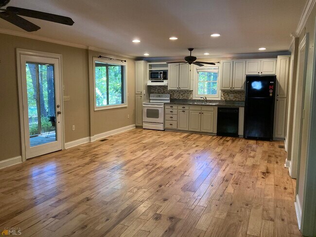 Building Photo - 248 W River Bend Dr