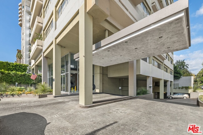 Foto del edificio - 10701 Wilshire Blvd