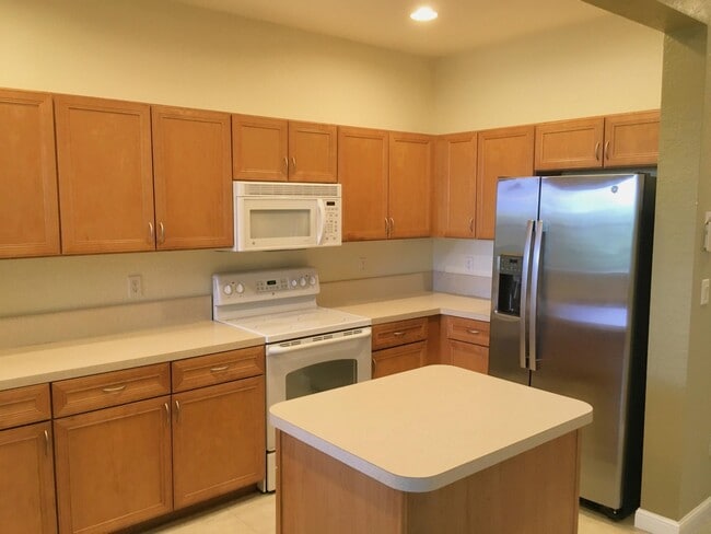 Building Photo - 850 Millbrae Ct