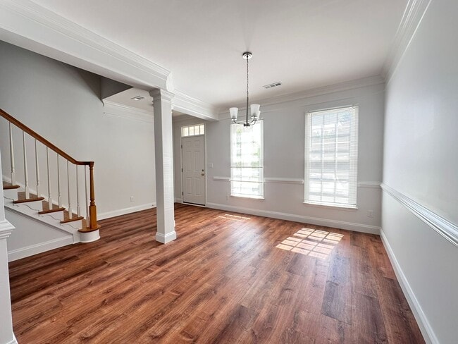 Building Photo - 9037 West End Circle- Fully Remodeled!