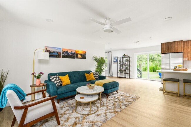 Foto del edificio - 11807 Oakwood Dr