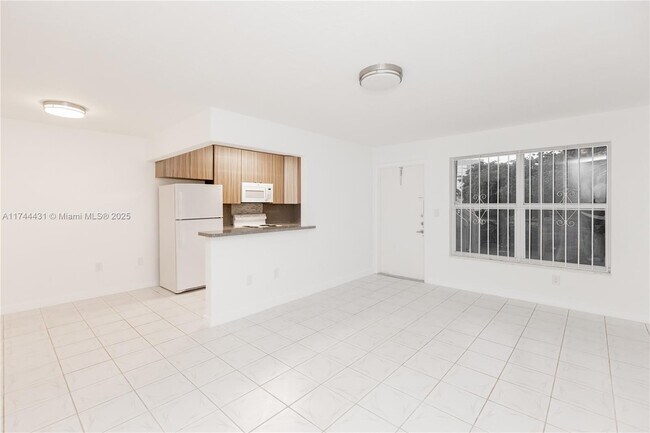 Foto del edificio - 1060 NE 78th St