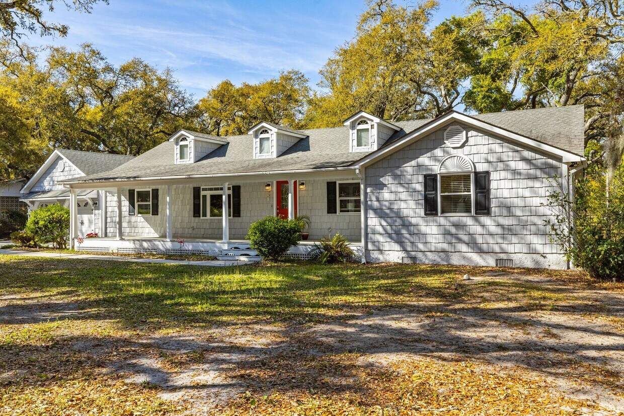 Primary Photo - Fully Updated Harkers Island Home