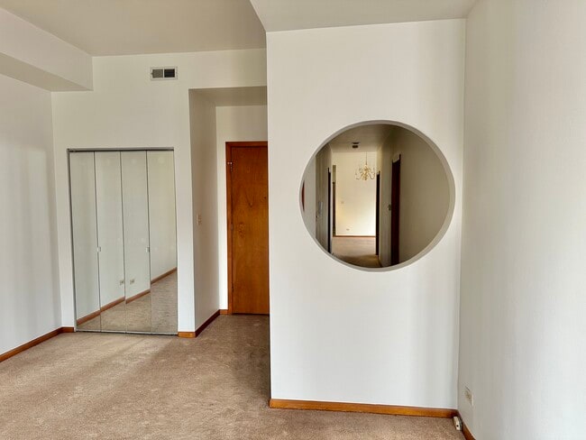 Living Room - 928 W Leland Ave