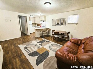 Foto del edificio - 7327 Harlow Dr