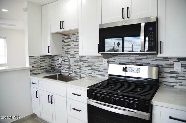 Foto del edificio - 11033 N 16th Ave