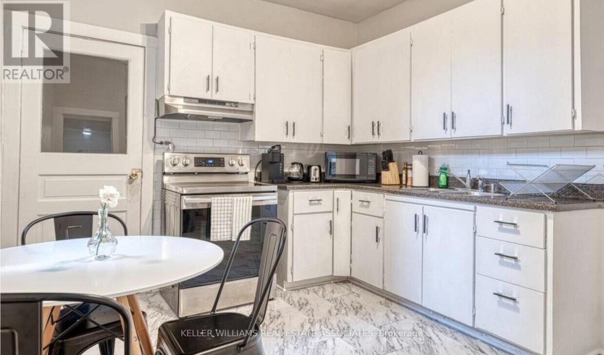 Photo principale - 207-207 Fairleigh Ave S