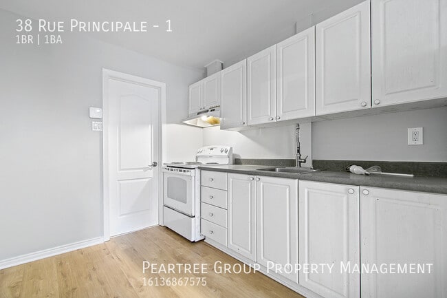 Building Photo - Perfect Principale** -Newly Renovated--Ayl...