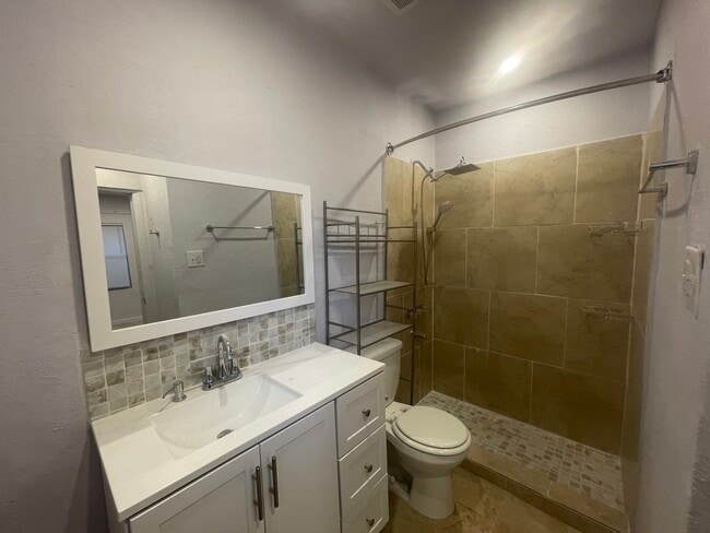Building Photo - 305 Dunad Ave