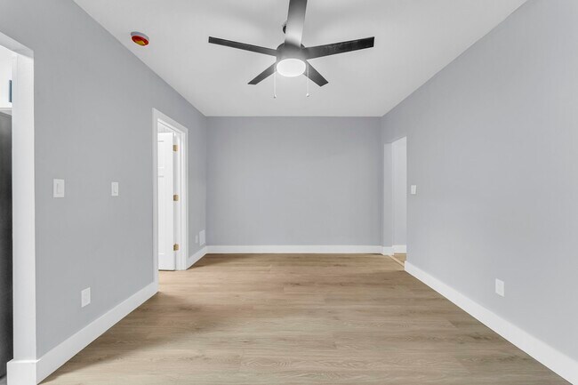 Foto del edificio - 12009 Clifton Blvd