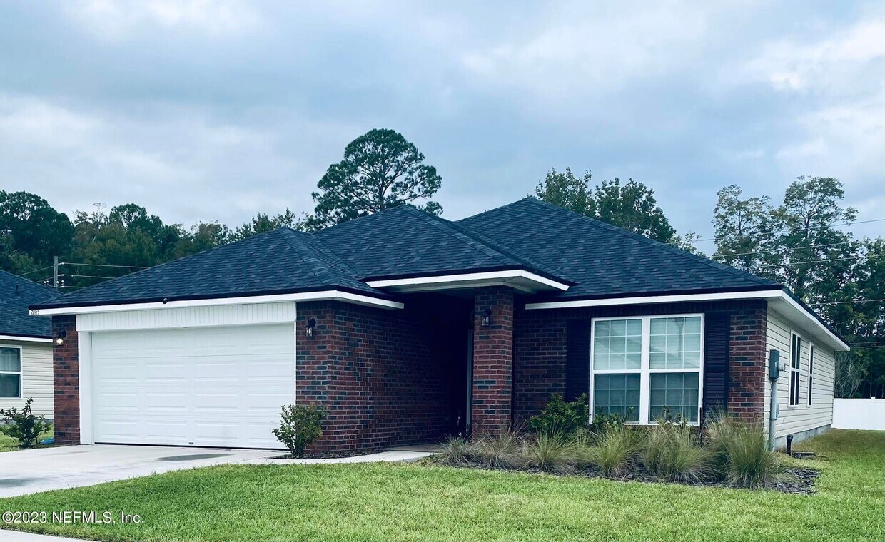 Primary Photo - 7285 Gateway Ct