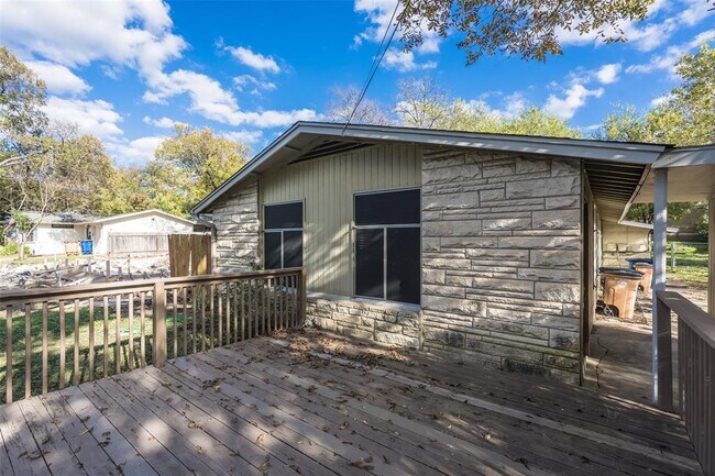 Building Photo - 2409 Winsted Ln