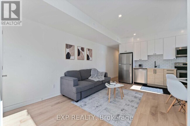 Building Photo - 844 Connaught Ave