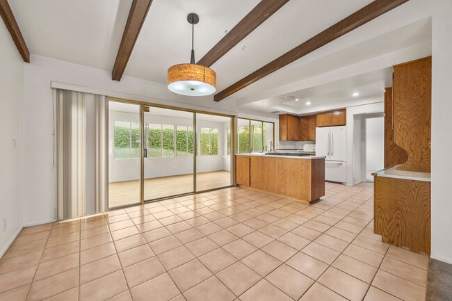 Building Photo - 3-Bed, 2-Bath Single-Family Residence With...