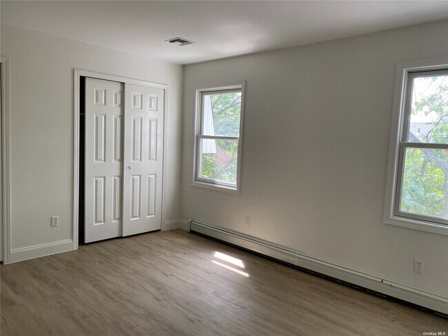 Building Photo - 420 N Corona Ave
