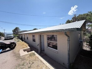 Building Photo - 3 Navajo Trail