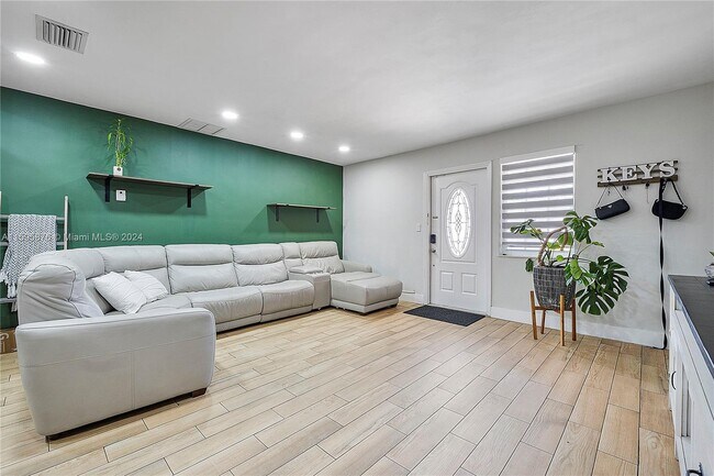 Building Photo - 3410 N 72nd Terrace