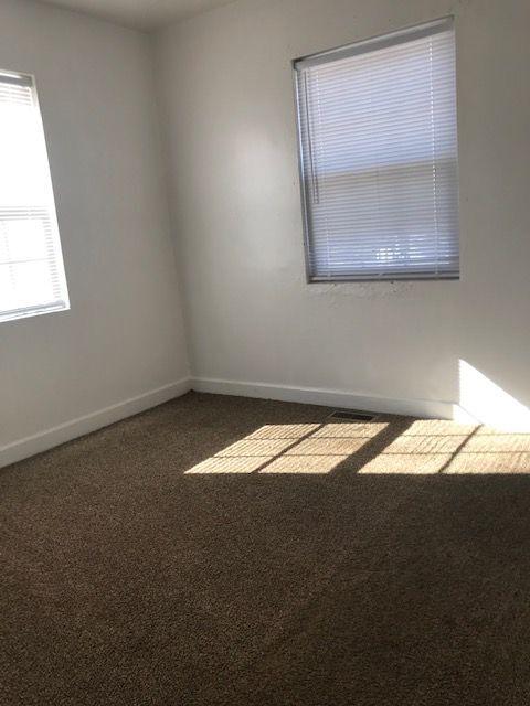 Building Photo - Available Now Cozy Two Bedroom Duplex