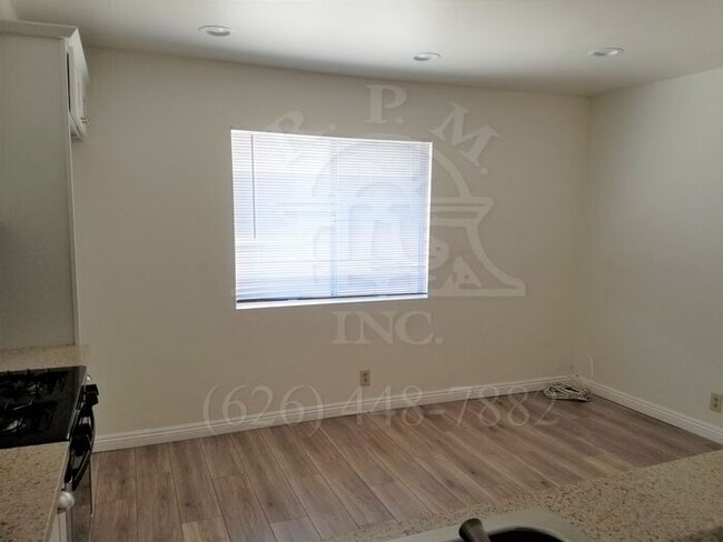 Building Photo - 8837 Glendon Way