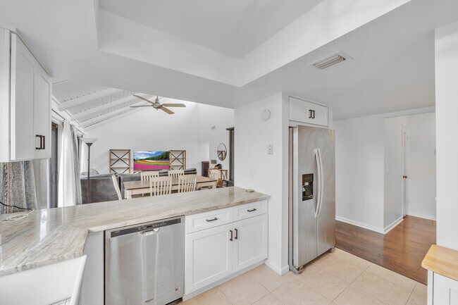 Foto del edificio - 235 NW 15th St