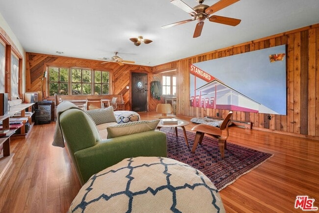 Foto del edificio - 12310 Yerba Buena Rd