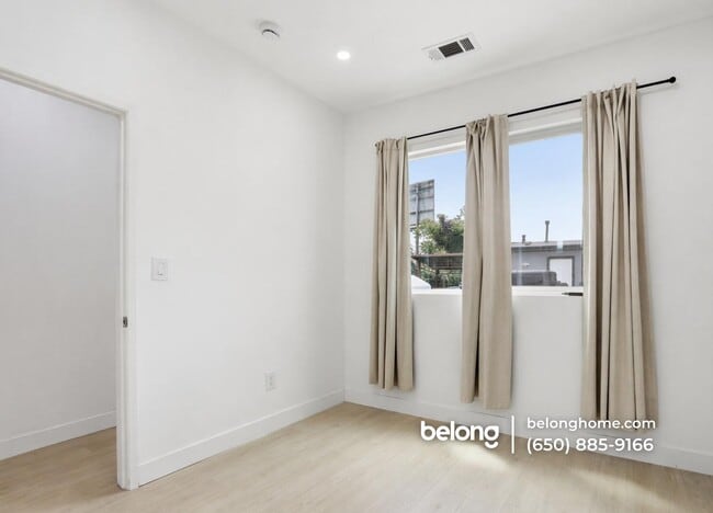 Building Photo - 1395 Vine St