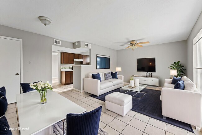 Foto del edificio - 8342 Baker Dr