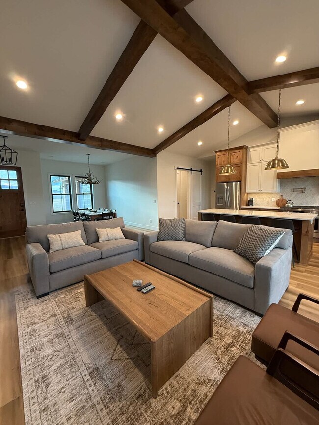 Foto del edificio - 9187 Timberline Loop