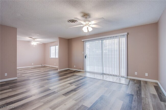 Foto del edificio - 4153 Crater St