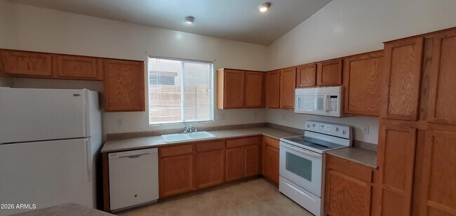 Foto del edificio - 4043 S Vineyard Ave