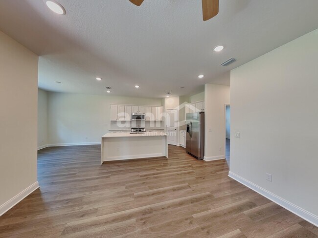 Building Photo - 5690 Oesterle Rd
