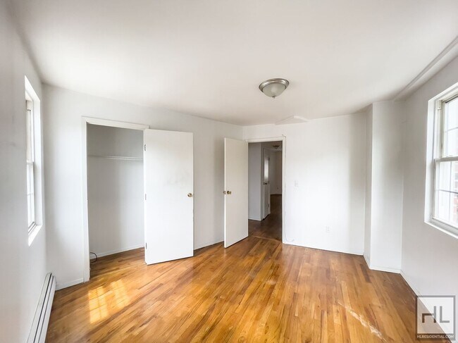 Foto del edificio - CLINTON HILL / Spacious 2-Bed 1-Bath / Con...