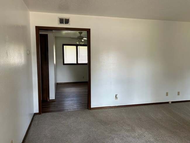 Foto del edificio - 3116 Lakeview Rd