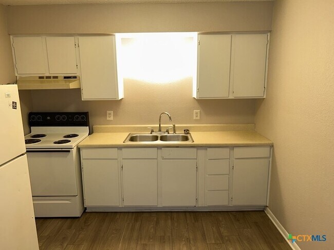 Foto del edificio - 105 E Reagan Ave