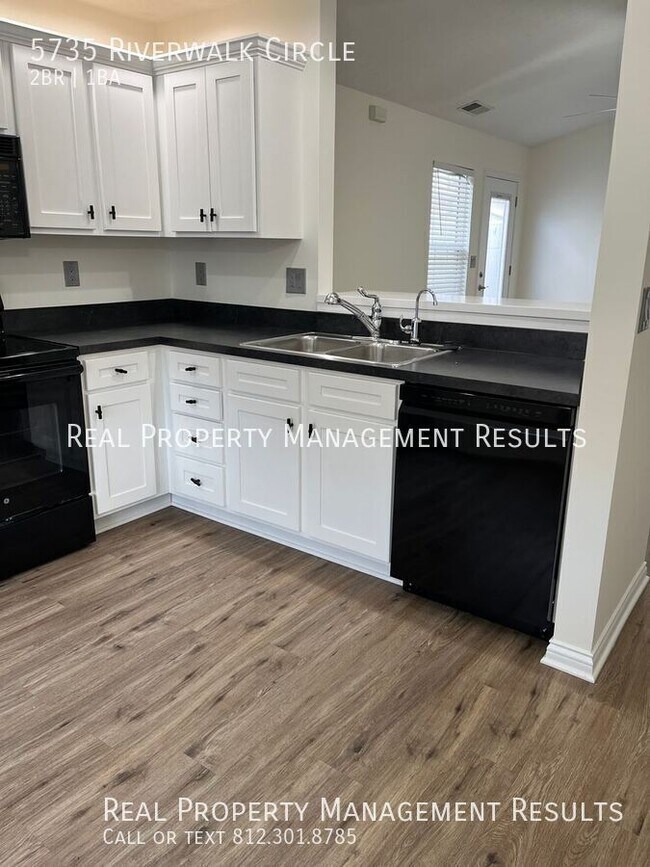 Building Photo - 5735 River Walk Cir