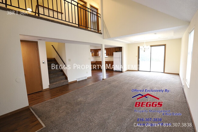 Building Photo - 213 Dains St