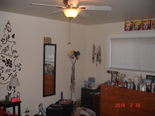 Foto del edificio - 734 W 3rd St