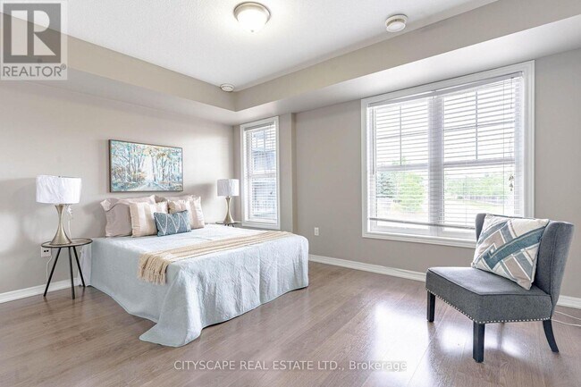 Photo du bâtiment - 701-701 Homer Watson Blvd