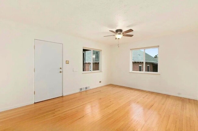Building Photo - 2021 Perry St
