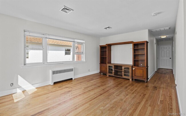 Foto del edificio - 517 E Broadway