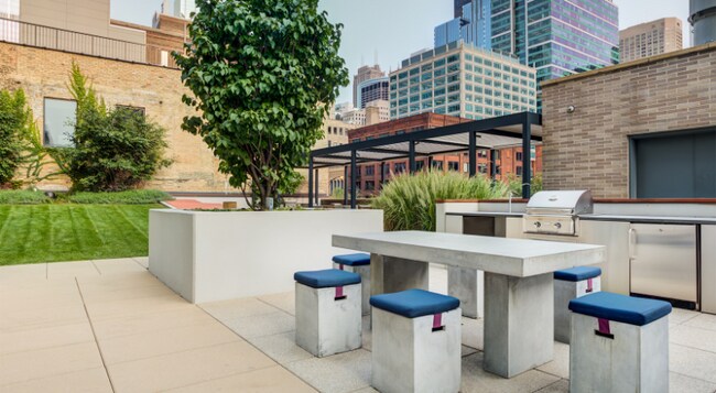 Foto del edificio - 610 W Randolph St