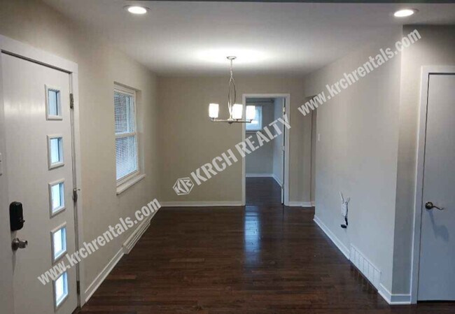 Foto del edificio - Beautiful 4-Bed, 2-Bath Home in the Heart ...