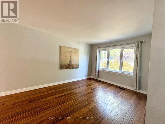 Building Photo - 1270 Crossfield Bend